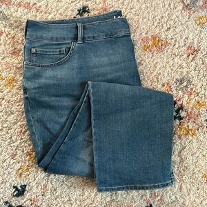 Straight Leg Mid Rise Lee Jeans